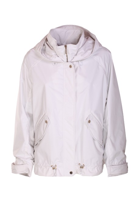 Shop MOORER  Bomber: Moorer bomber "Jill STP".
Cappuccio.
Maniche lunghe.
Chiusura con bottoni e zip con doppio cursore.
Coulisse sul fondo.
Tasche con bottoni.
Composizione: 100%Poliestere.
Fabbricato in Italia.. JILL STP-BLANCU0111